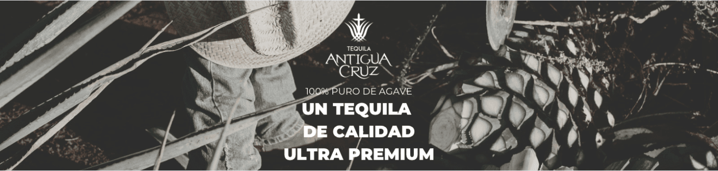Tequila Antigua Cruz Silver 100% Agave, cristalino, de gran aroma y sabor, una de las mejores opciones para aquellos que disfrutan la experiencia de probar el verdadero sabor del agave, sin la mezcla de otros sabores. ¡El mejor tequila en tu paladar!